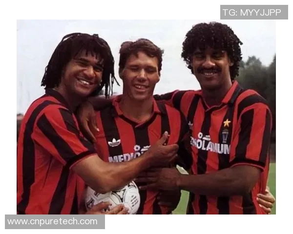 荷兰足球三剑客传奇人物挂画展现足球辉煌岁月